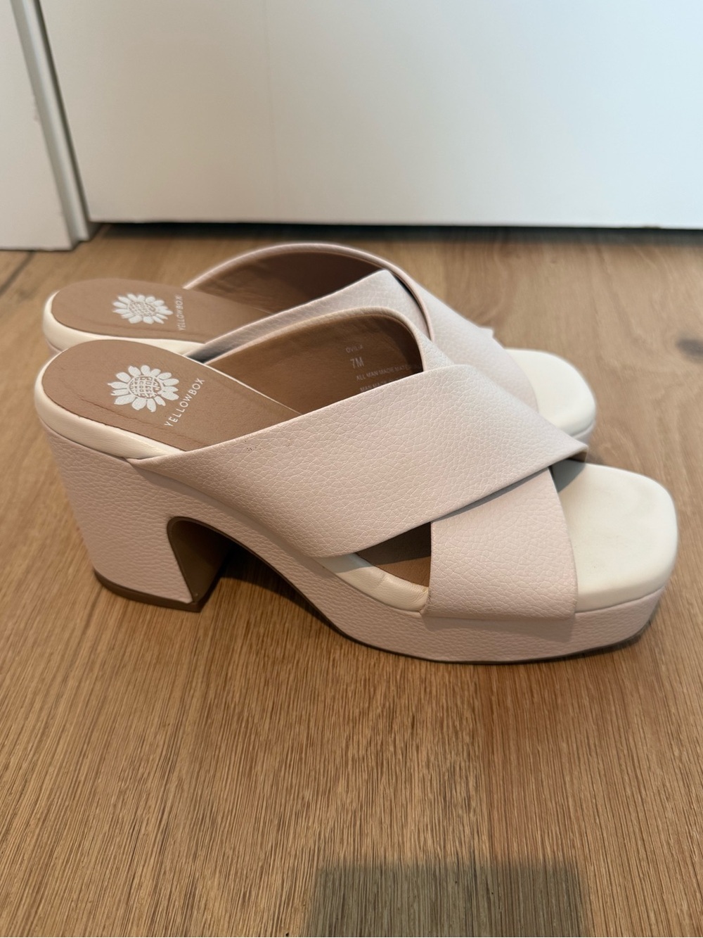 Yellow Box Ovilia Bone Platform Slide Sandals Criss Cross Block Heel Size 7